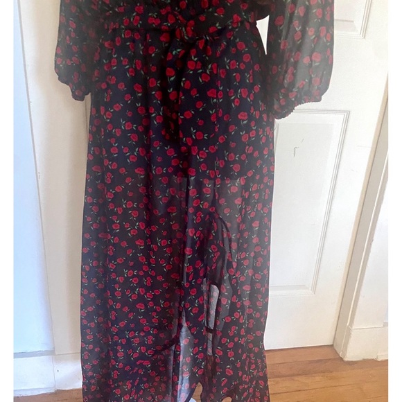 BERSHKA OG CREPE BLACK MIDI W/Rosette Motif-Fluted Front slit-size M/NWOT - Picture 8 of 10